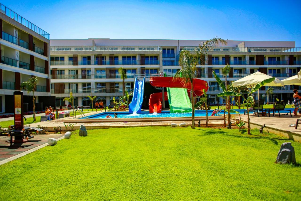 Courtyard Long Beach Holiday Resort Iskele District  Exteriör bild