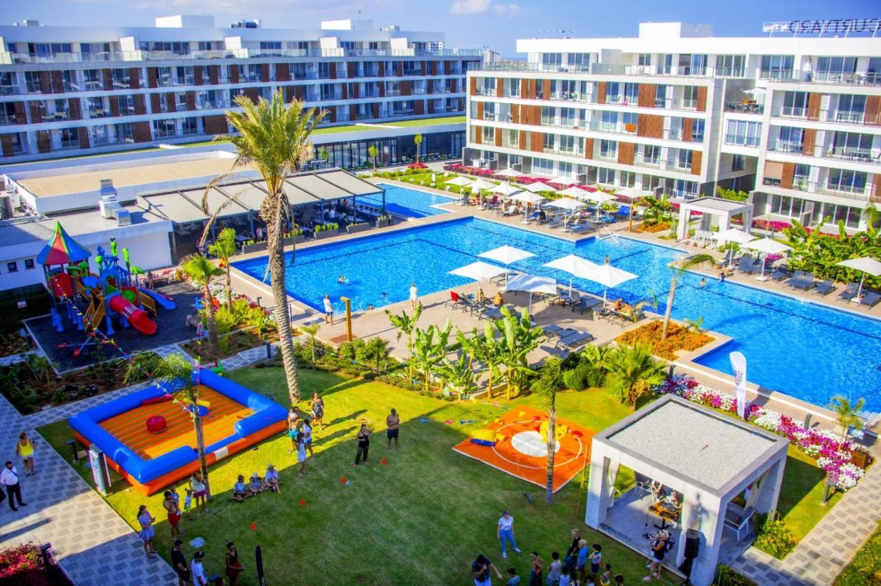 Courtyard Long Beach Holiday Resort Iskele District  Exteriör bild